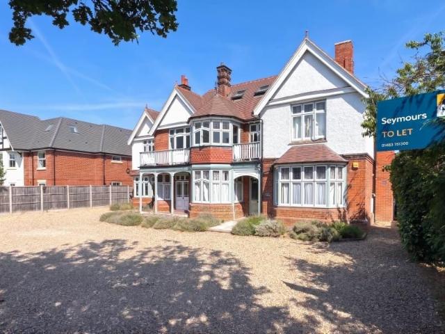 Woking, Surrey GU22, 2 bed flat to rent, £1,800 pcm | PrimeLocation