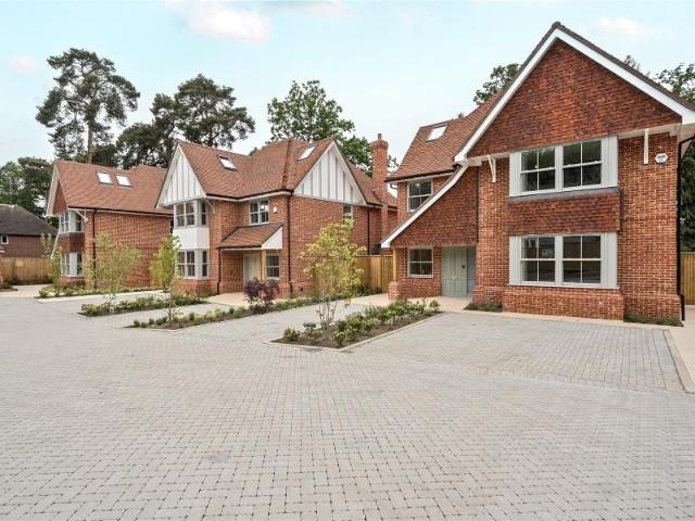 Woking, Surrey GU22, 5 bed detached house to rent, £5,250 pcm | PrimeLocation