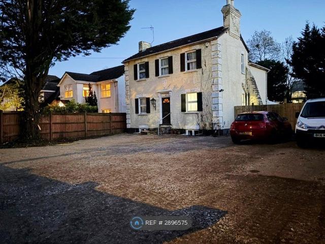 Wokingham Road, Bracknell RG42, 2 bed flat to rent, £1,500 pcm | PrimeLocation
