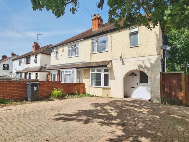 Wokingham Road, Earley, Reading RG6, 3 bed property to rent, £1,900 pcm | PrimeLocation