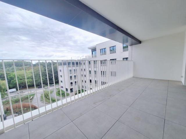 WOLUWE SAINT LAMBERT – Close to major roads, public transpor