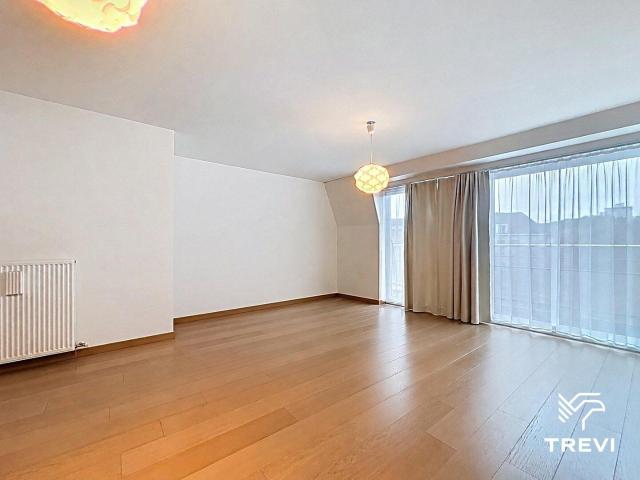 WOLUWE ST LAMBERT – 1 bedroom apartment + office and parking