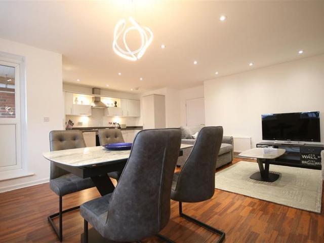 Wolverton House, George Street, Alderley Edge SK9, 2 bed flat to rent, £1,500 pcm | PrimeLocation