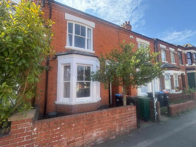 Wolverton, Milton Keynes MK12 3 bed terraced house to rent £1,450 pcm £335 pw