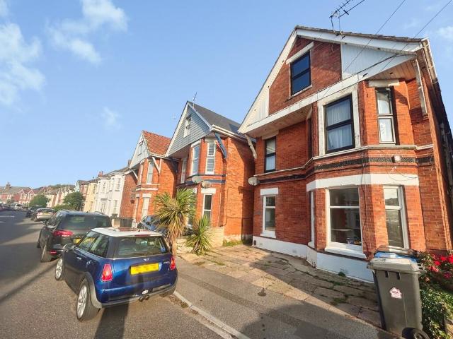 Wolverton Road, Bournemouth 3 bed apartment to rent £1,375 pcm £317 pw
