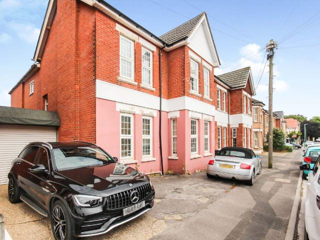 Wolverton Road, Bournemouth BH7, 5 bed property to rent, £2,500 pcm | PrimeLocation