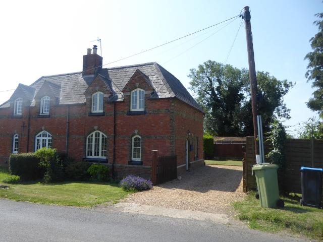 Wolverton Road, Castlethorpe MK19, 2 bed cottage to rent, £1,495 pcm | PrimeLocation