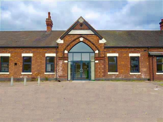 Wolverhampton Road, Cannock WS11, 2 bed flat to rent, £875 pcm | PrimeLocation