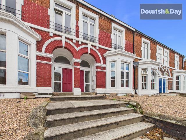 Wolverhampton Road, Stafford ST17, 2 bed flat to rent, £795 pcm | PrimeLocation