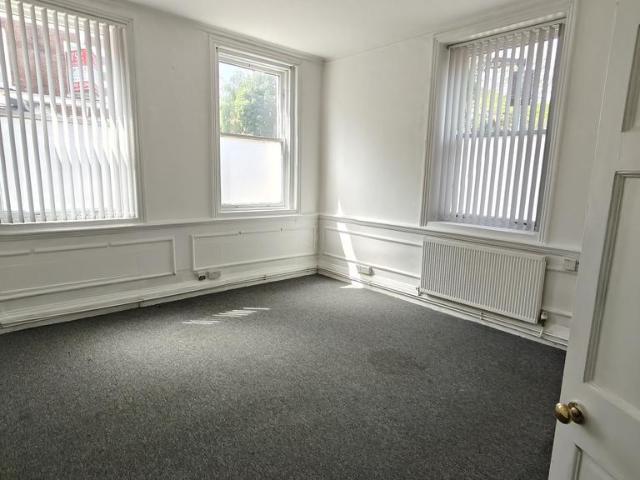 Wolverhampton Street, Dudley 1 bed flat to rent £750 pcm £173 pw