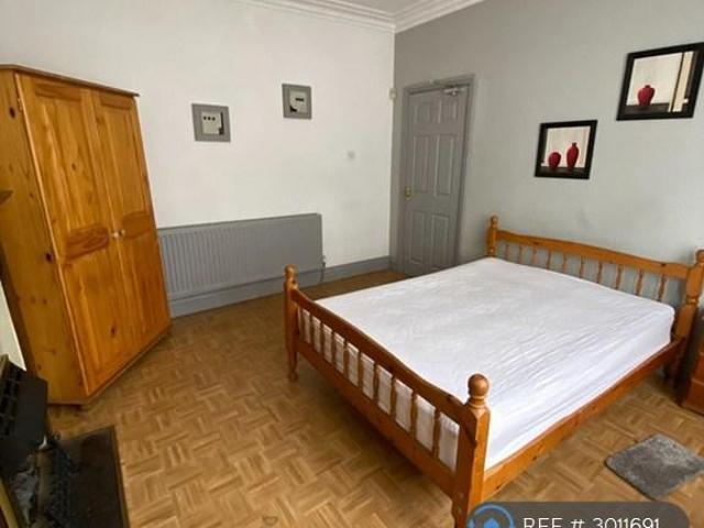 Wolverhampton, Wolverhampton, WV1 1 bed in a house share to rent £525 pcm £121 pw