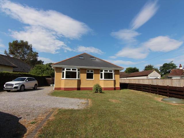 Wolvershill Road, Banwell, North. 5 bed detached house to rent £1,900 pcm £438 pw