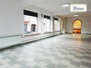 Wynajem lokalu 135 m2 z witrynami i socjalem