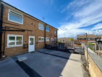 Wolds Drive, Keyworth, Nottingham NG12, 2 bed flat to rent, £825 pcm | PrimeLocation
