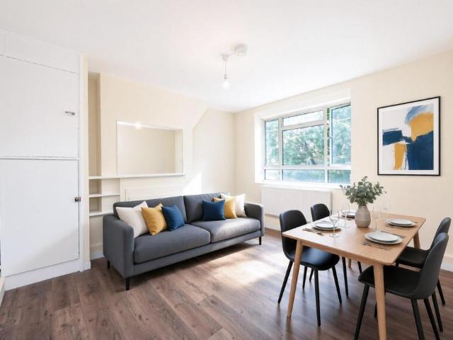 Wolfe House, White City, W12 3 bed flat to rent £2,750 pcm £635 pw