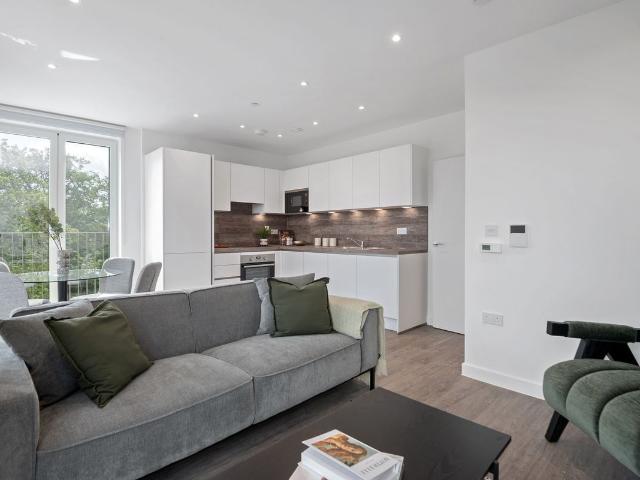 Wolff House, Ridgeway Views, London NW7, London, 2 bed flat to rent, £2,250 pcm | PrimeLocation