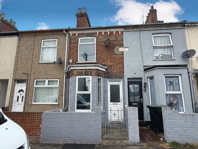 Wollaston Road, Lowestoft NR32, 3 bed terraced house to rent, £825 pcm | PrimeLocation
