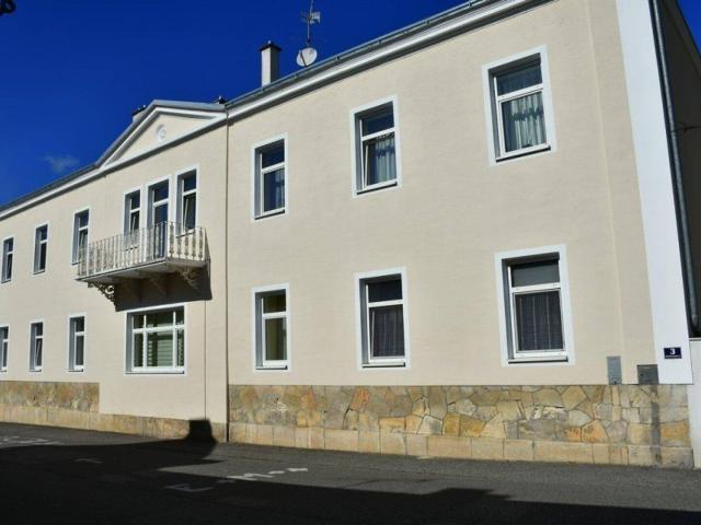 Wöllersdorf Helle und gemütliche Dachgeschoß Mietwohnung