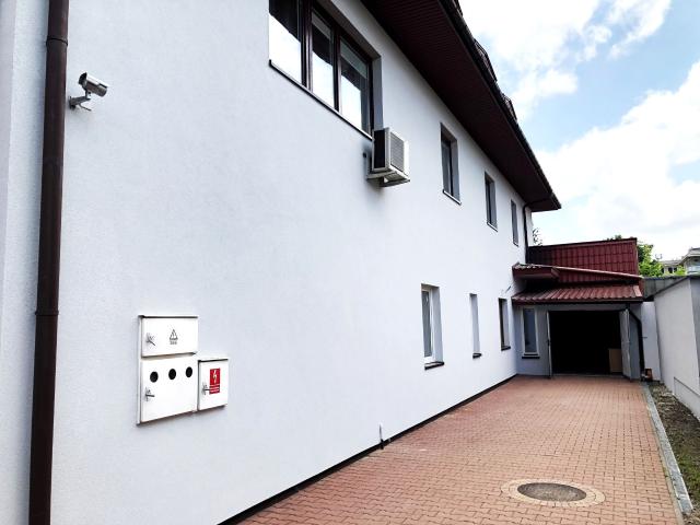 Wolnostojący budynek wielofunkcyjny ul. Nowowiśniowa, Warszawa, Wawer