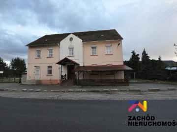 Wolnostojący dom 400 m2 z potencjałem inwestycyjnym