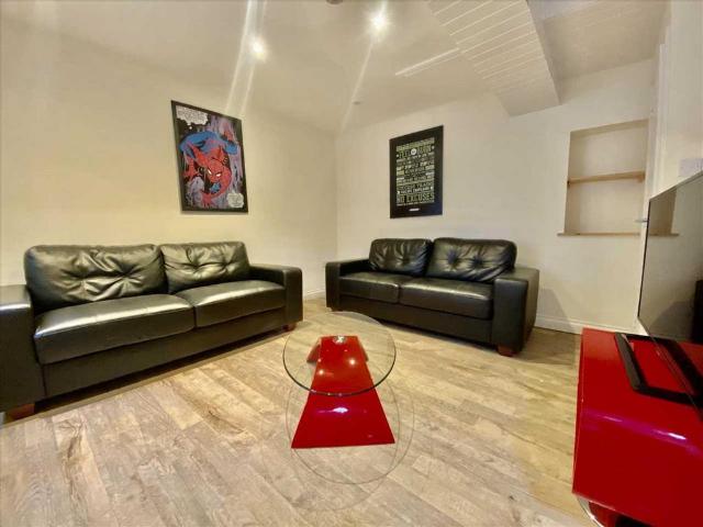 Wolsdon Street, Plymouth 6 bed house share to rent £2,600 pcm £600 pw