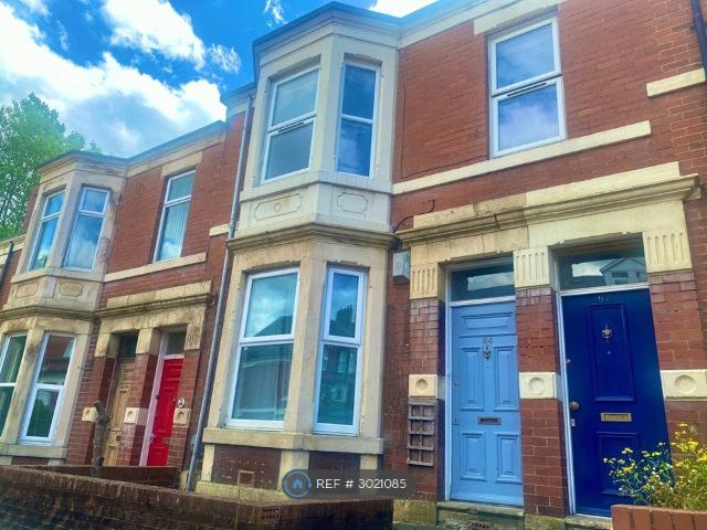 Wolseley Gardens, Jesmond NE2, 3 bed flat to rent, £1,885 pcm | PrimeLocation