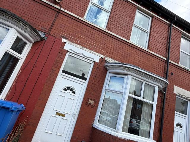 Wolsey Street, Heywood, OL10 3 bed house to rent £900 pcm £208 pw