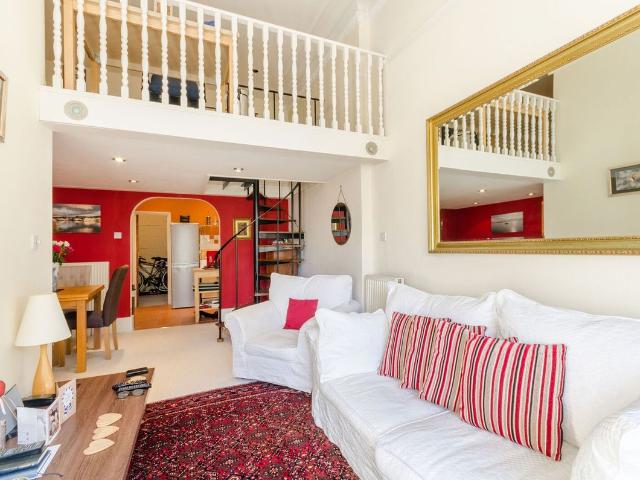 Wolsey Road, East Molesey KT8, 2 bed flat to rent, £3,467 pcm | PrimeLocation