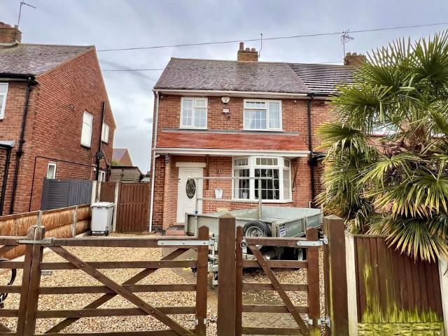 Wolsey Road, Newark, Notts 3 bed end of terrace house to rent £975 pcm £225 pw