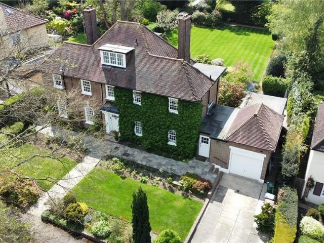 Wolsey Road, Northwood HA6 6 bed detached house to rent £5,750 pcm £1,327 pw