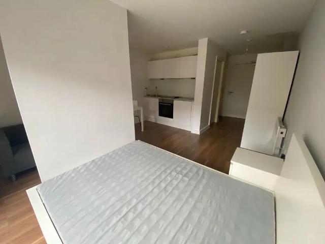 Wolstenholme Square, Liverpool, L1 4BY, United Kingdom | Studio apartment for rent #136443608 | Rentberry
