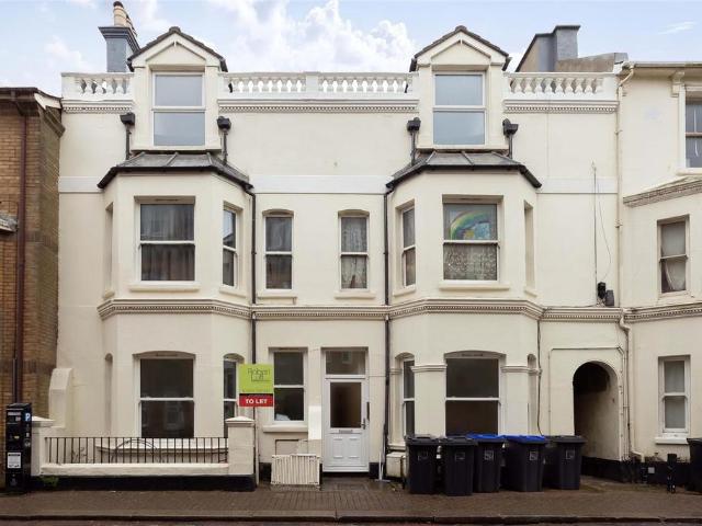 Worthing Central, Worthing 2 bed flat to rent £1,300 pcm £300 pw