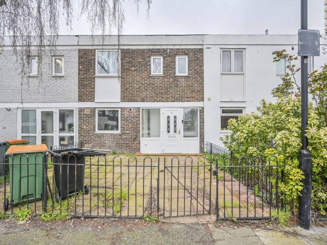 Worthing Close, Stratford, London E15, 3 bed property to rent, £4,950 pcm | PrimeLocation