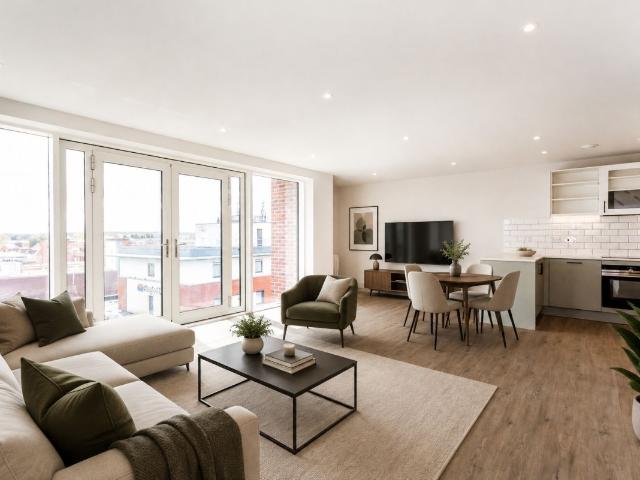 Worthing Road, Horsham RH12, 2 bed flat to rent, £2,500 pcm | PrimeLocation