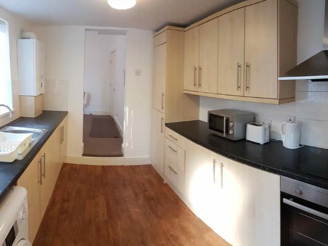 Worthing Street, Hull HU5 4 bed house to rent £400 pcm £92 pw