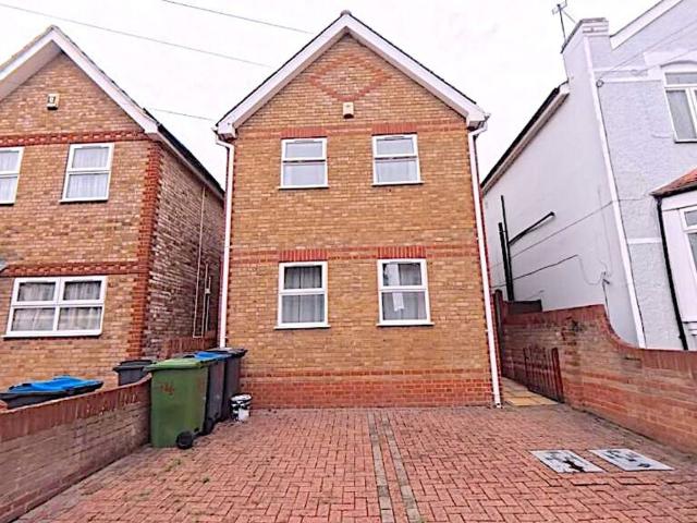Worthington Road, Surbiton KT6, 5 bed detached house to rent, £3,550 pcm | PrimeLocation