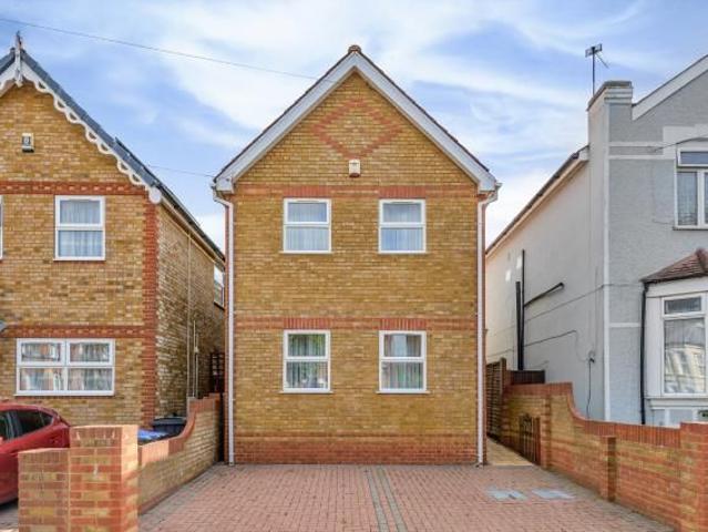 Worthington Road, Surbiton, Surrey KT6, 5 bed detached house to rent, £3,600 pcm | PrimeLocation
