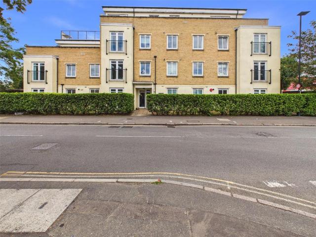 Worton Road, Isleworth 2 bed apartment to rent £1,800 pcm £415 pw