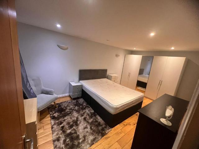 Worton Road, Isleworth TW7 1 bed in a house share to rent £975 pcm £225 pw