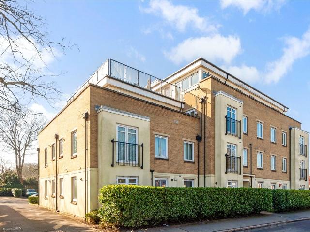 Worton Road, Isleworth TW7, 2 bed flat to rent, £1,850 pcm | PrimeLocation