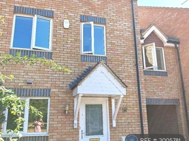 Worcester Close, Corby, NN18 4 bed terraced house to rent £1,350 pcm £312 pw