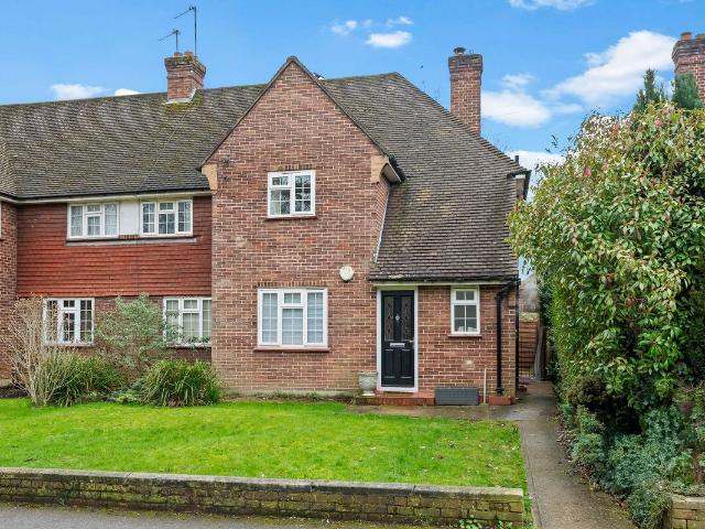Worcester Park Road, Worcester Park KT4, 2 bed maisonette to rent, £1,995 pcm | PrimeLocation