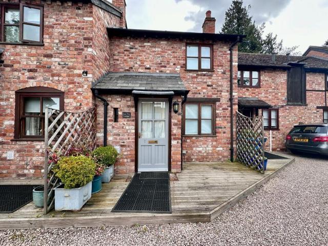 Worcester Road, Ledbury. 1 bed terraced house to rent £685 pcm £158 pw