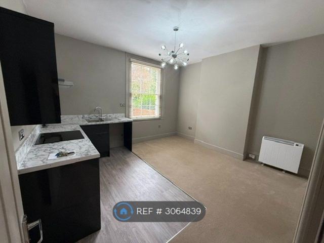Worcester Road, Malvern WR14, 1 bed flat to rent, £825 pcm | PrimeLocation