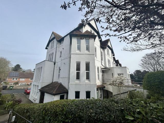 Worcester Road, Malvern WR14, 2 bed flat to rent, £900 pcm | PrimeLocation