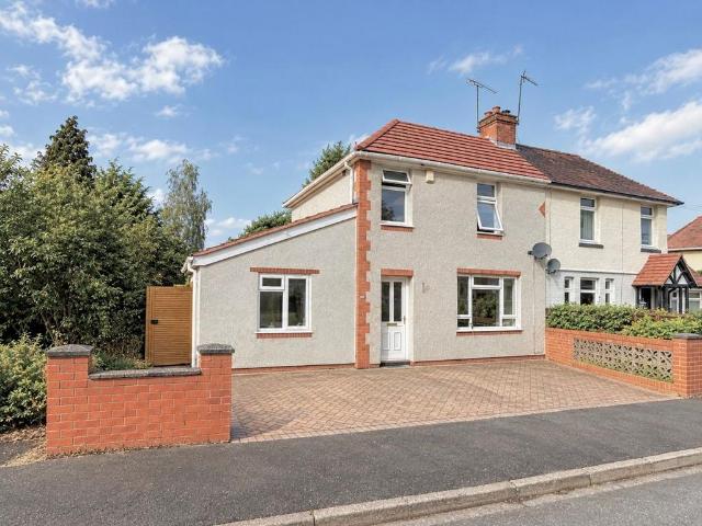 Worcester WR4 3 bed semi detached house to rent £1,400 pcm £323 pw