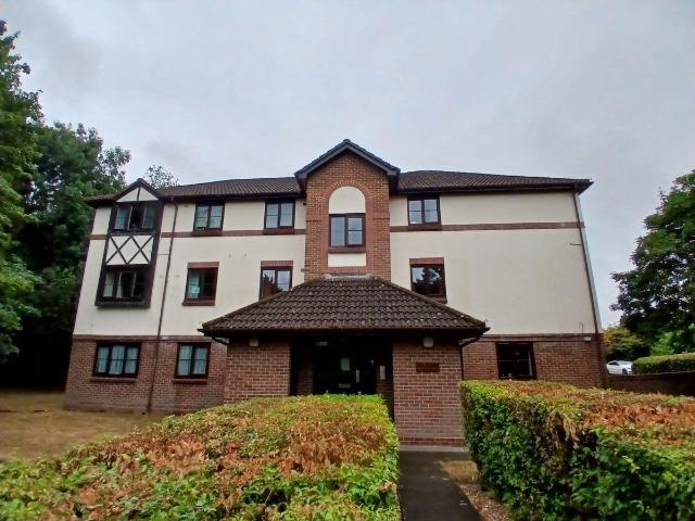 Wordsworth Mead, Redhill RH1, 2 bed flat to rent, £1,500 pcm | PrimeLocation