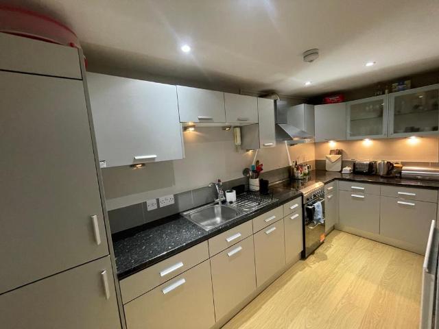 Wordsworth Avenue, CARDIFF, CF24 1 bed apartment to rent £1,100 pcm £254 pw