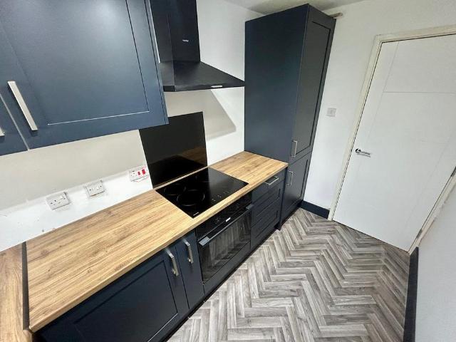 Wordsworth Close, Tipton, DY4 2 bed apartment to rent £900 pcm £208 pw