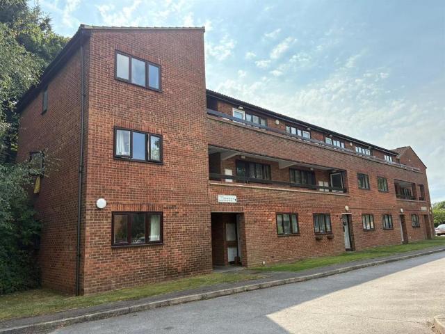 Wordsworth Court, Middlefield. Hatfield 1 bed flat to rent £1,050 pcm £242 pw